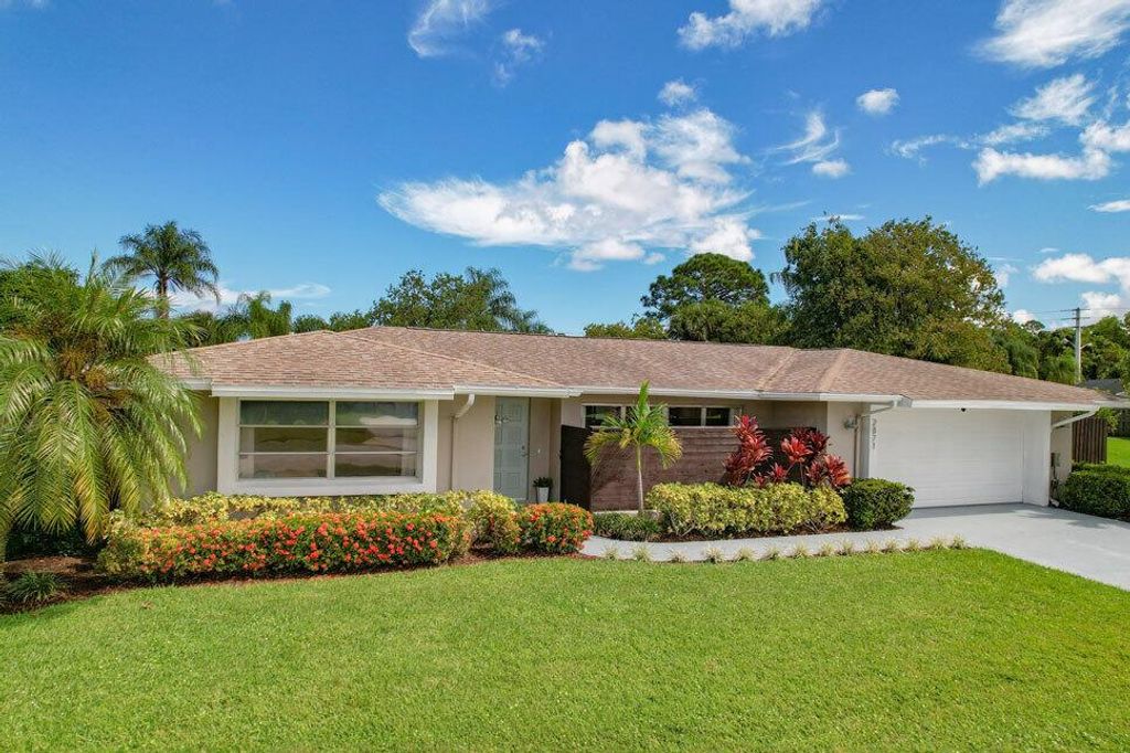 Photo of 2871 SE Italy Street, Port Saint Lucie, FL 34952 (MLS # R10752546)