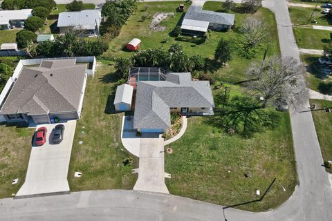 A home in Fellsmere