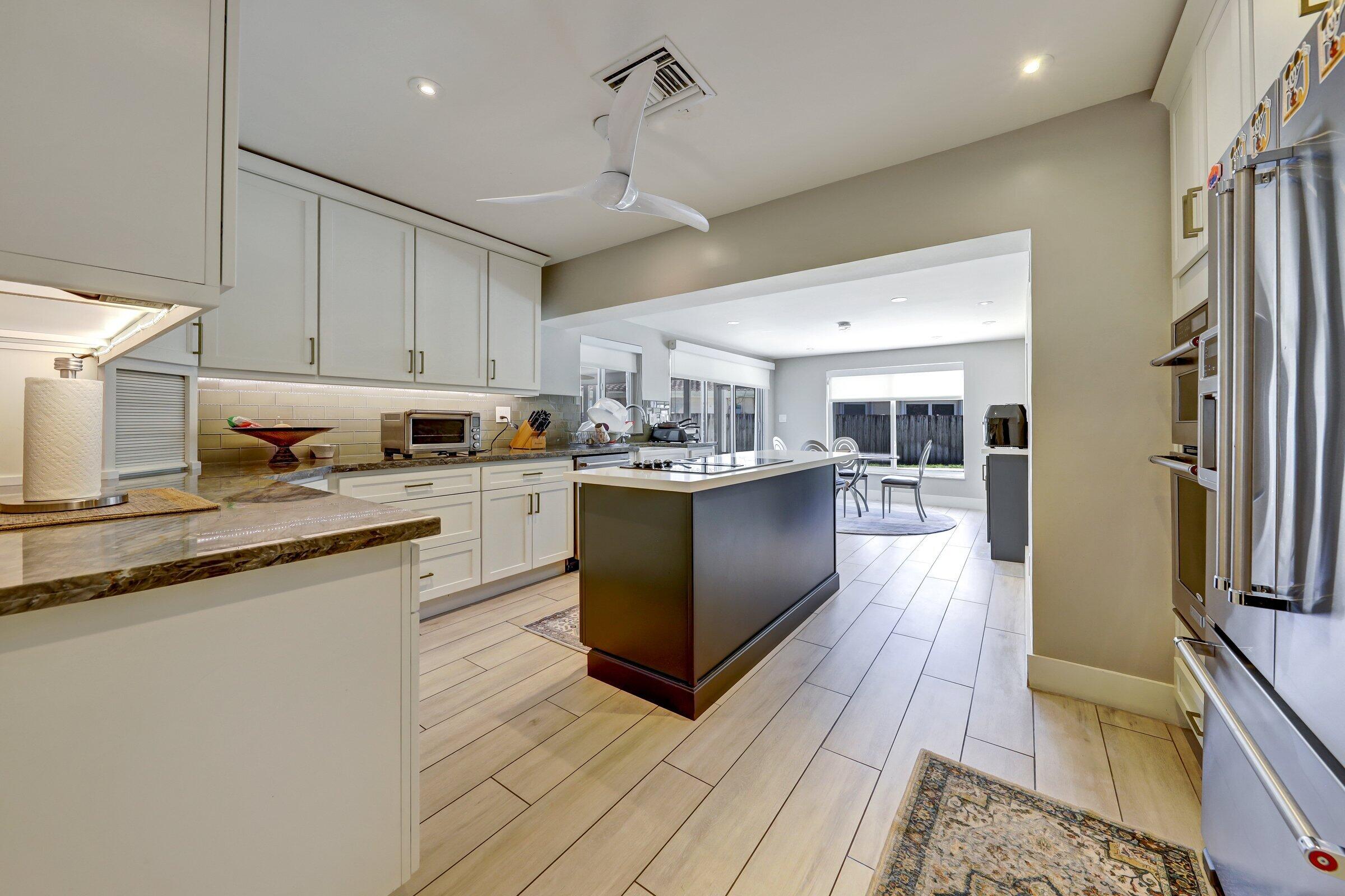 IMPERIAL POINT 1 SEC - Residential