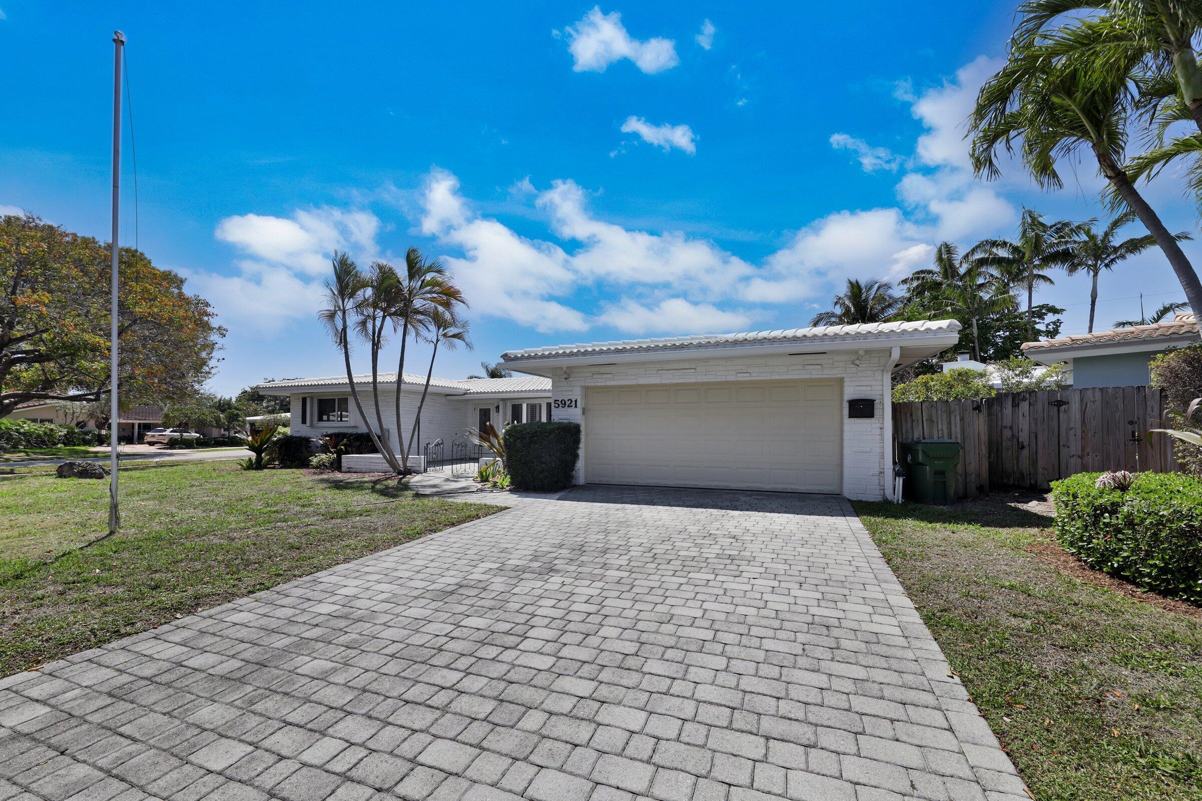 IMPERIAL POINT 1 SEC - Residential