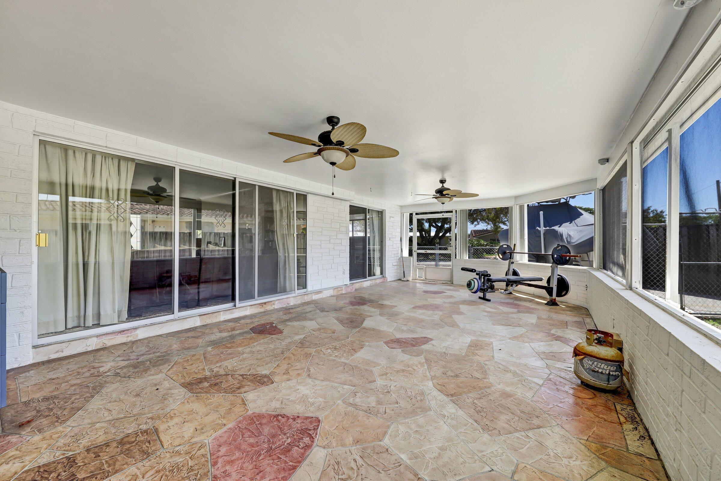 IMPERIAL POINT 1 SEC - Residential