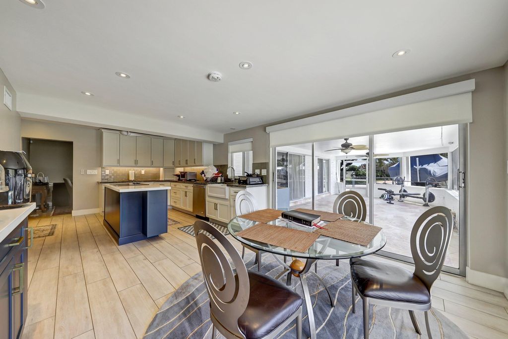 Photo of 5921 NE 21st Circle #Ne, Fort Lauderdale, FL 33308 (MLS # B26005977)