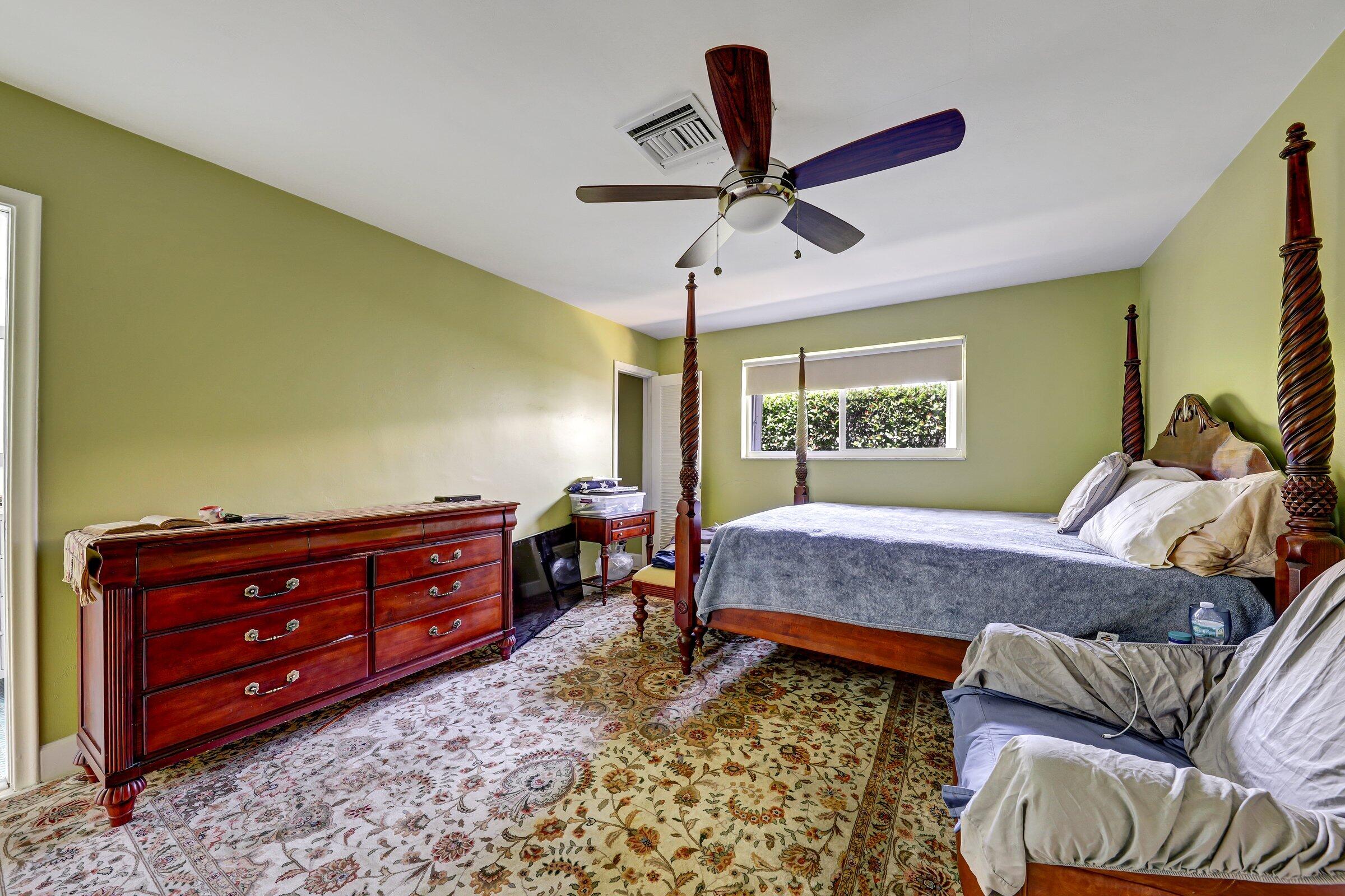 IMPERIAL POINT 1 SEC - Residential