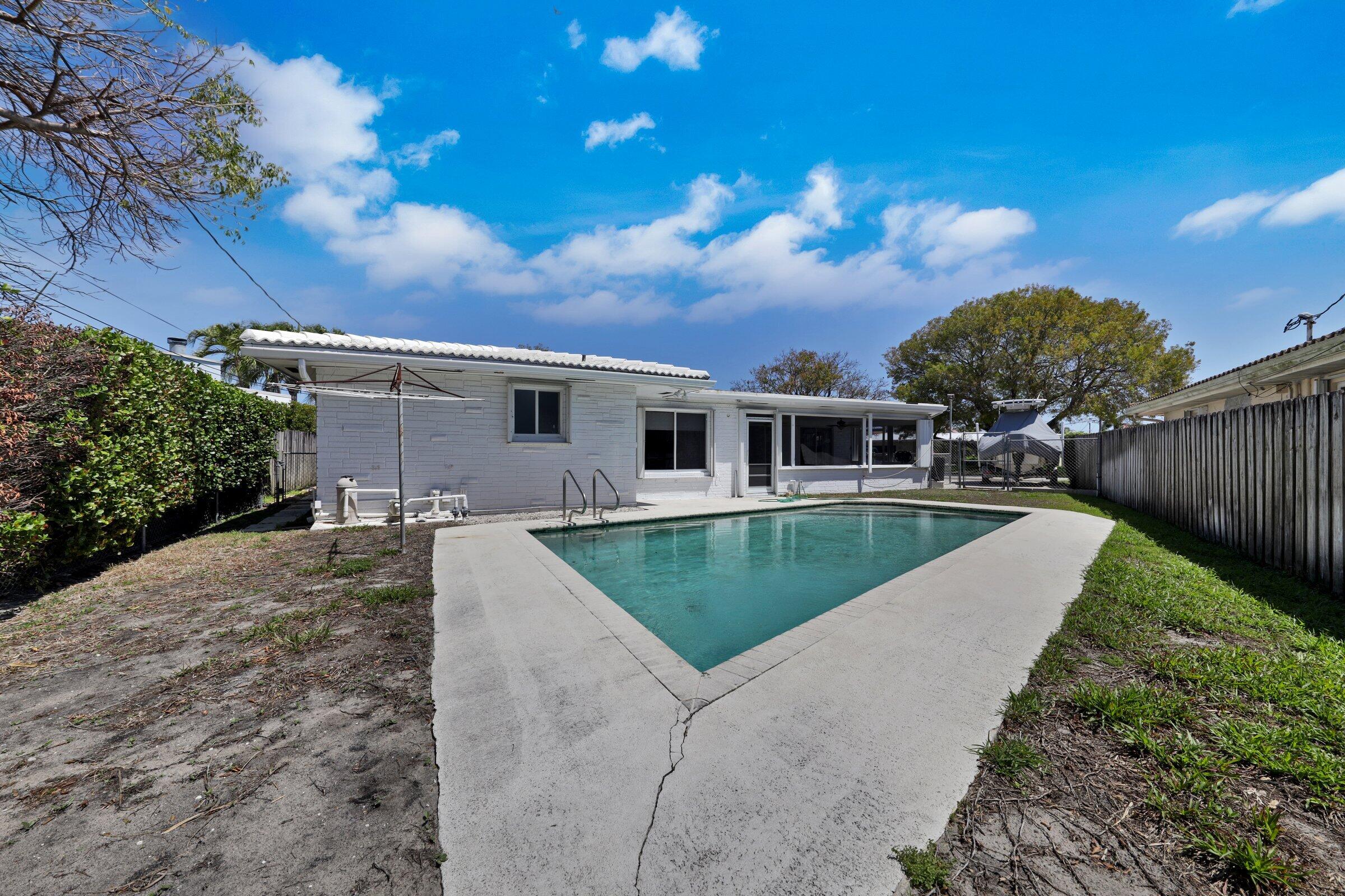 IMPERIAL POINT 1 SEC - Residential