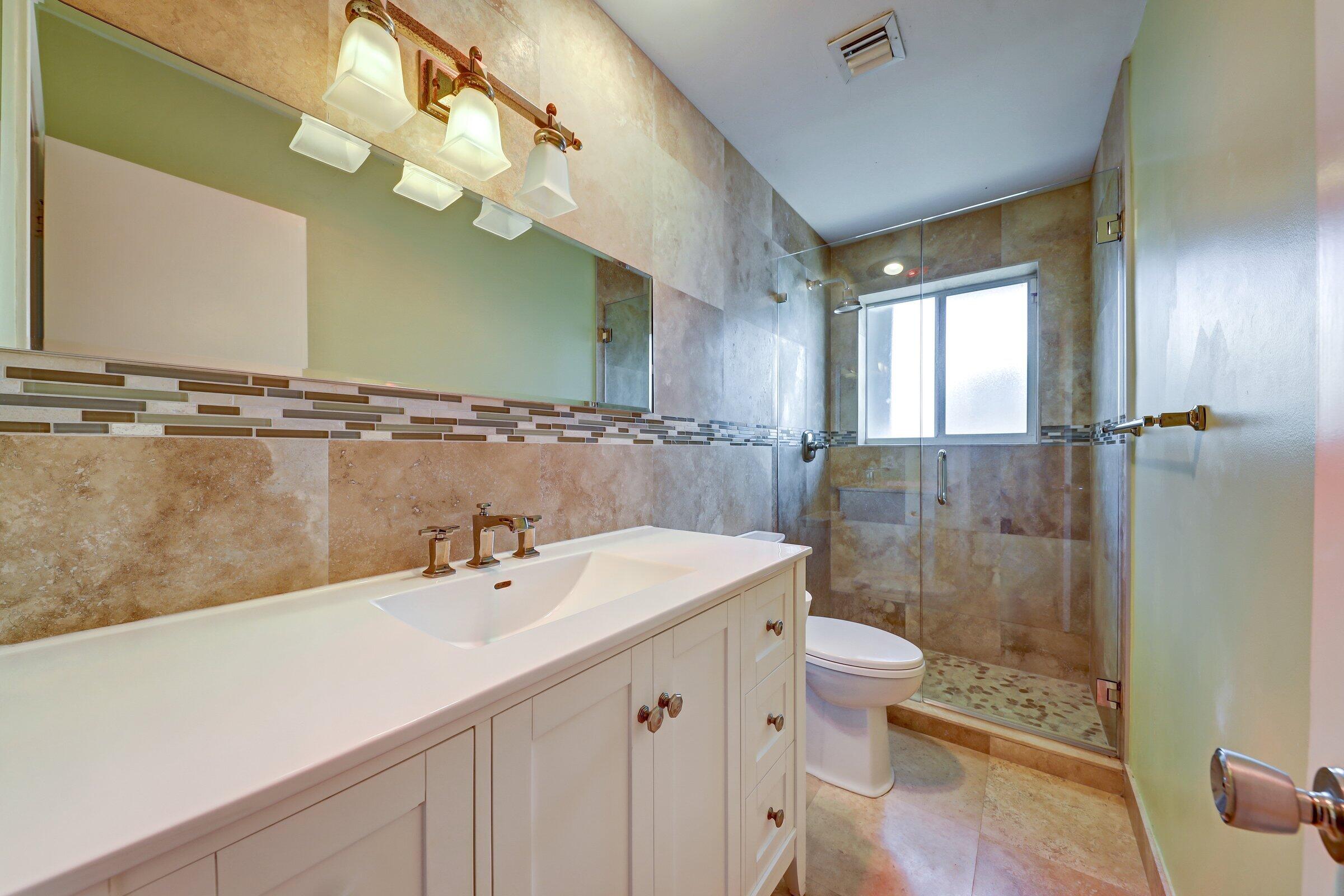 IMPERIAL POINT 1 SEC - Residential