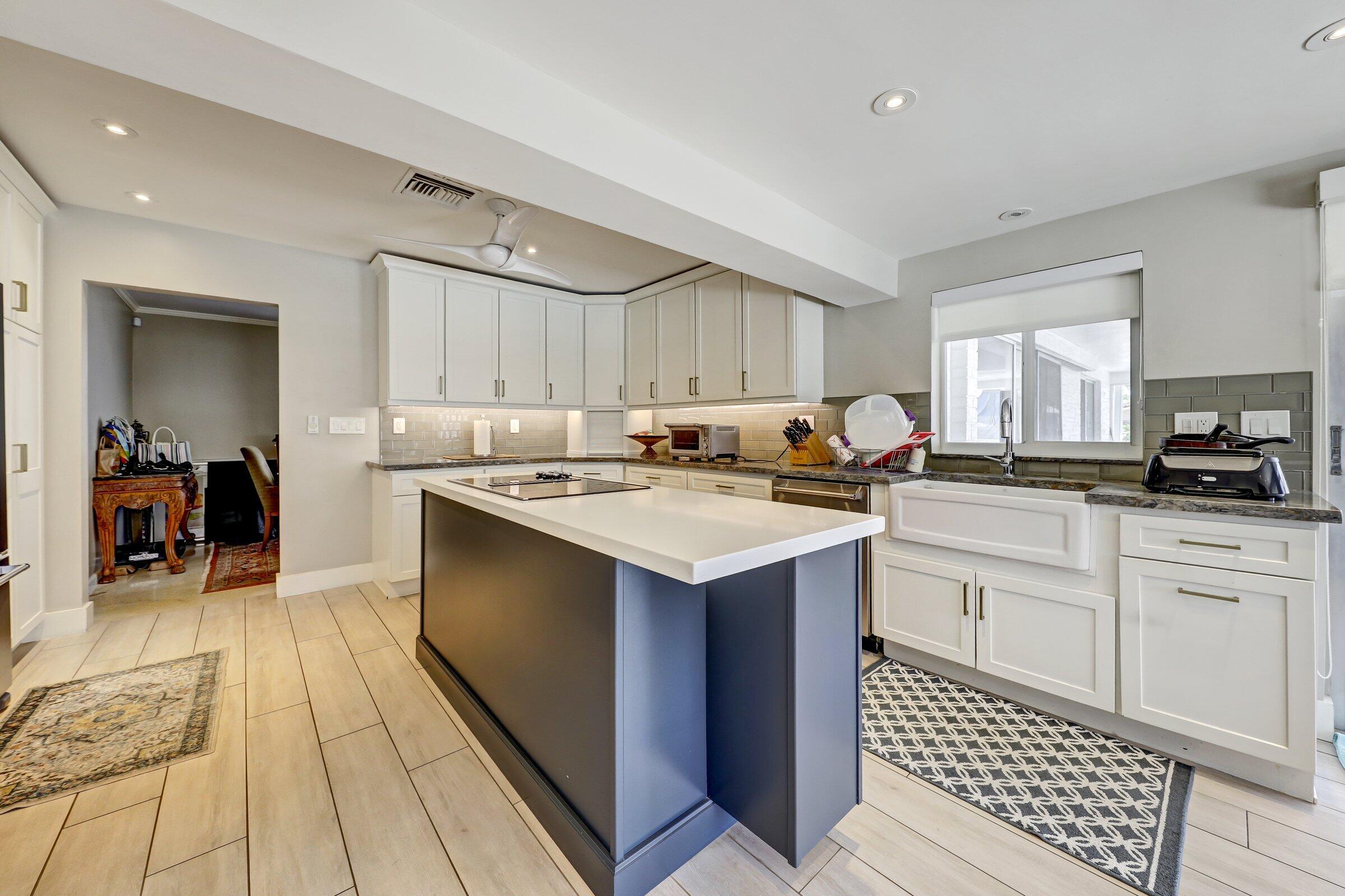 IMPERIAL POINT 1 SEC - Residential