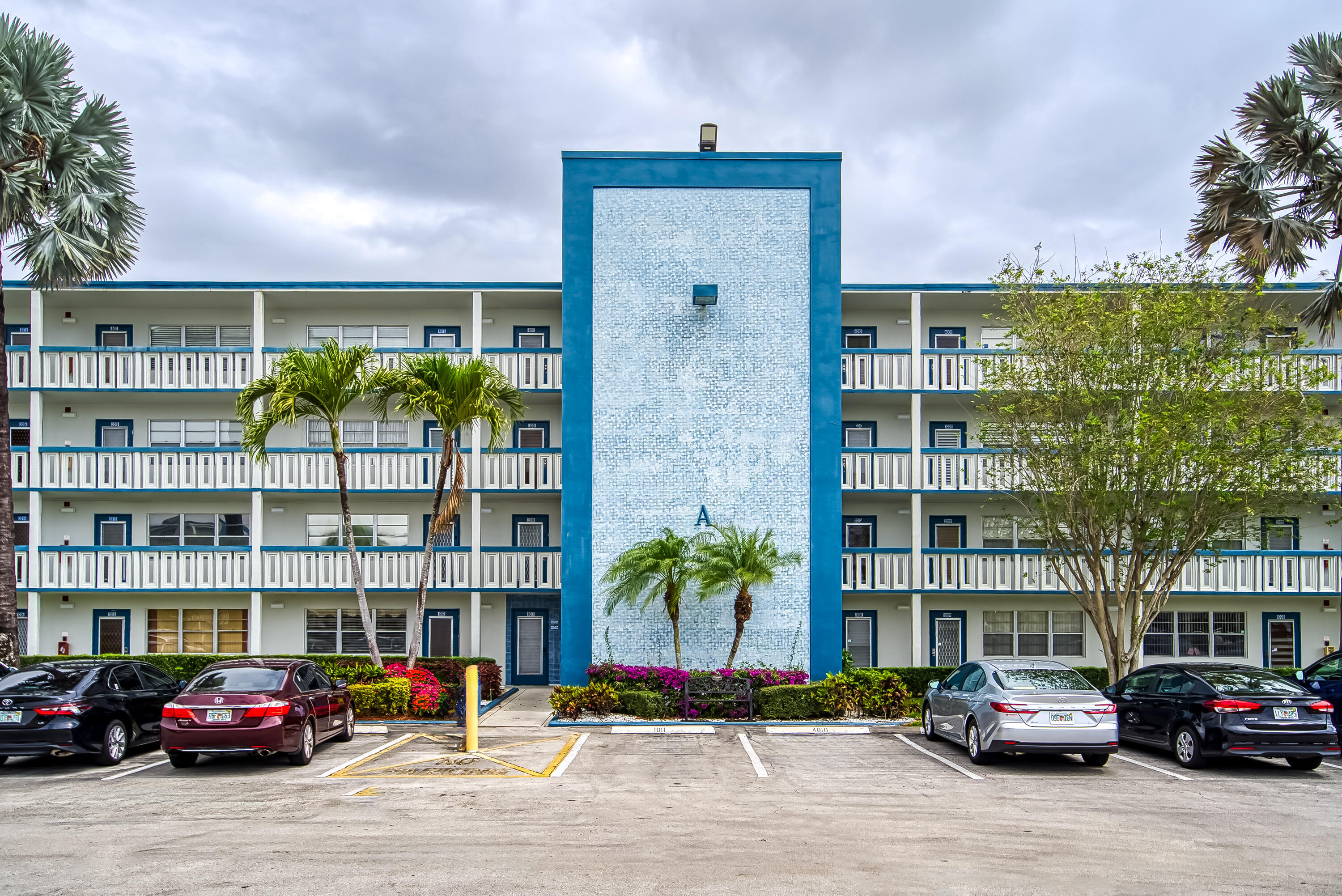 LINCOLN AT CENTURY VILLAGE CONDO - Residential