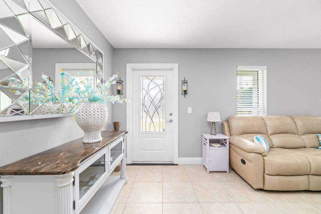 Photo of 9799 Daisy Avenue, Palm Beach Gardens, FL 33410 (MLS # R10992066)