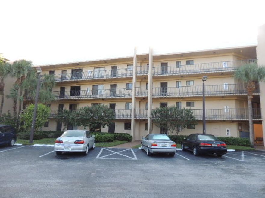 2/2 condo located in well sought after golf community of Lucerne Lakes. The property is on the 3rd floor. Property is fully furnished. Tile flooring throughout spacious layout. Enjoy and relax on the patio overlooking the golf course.