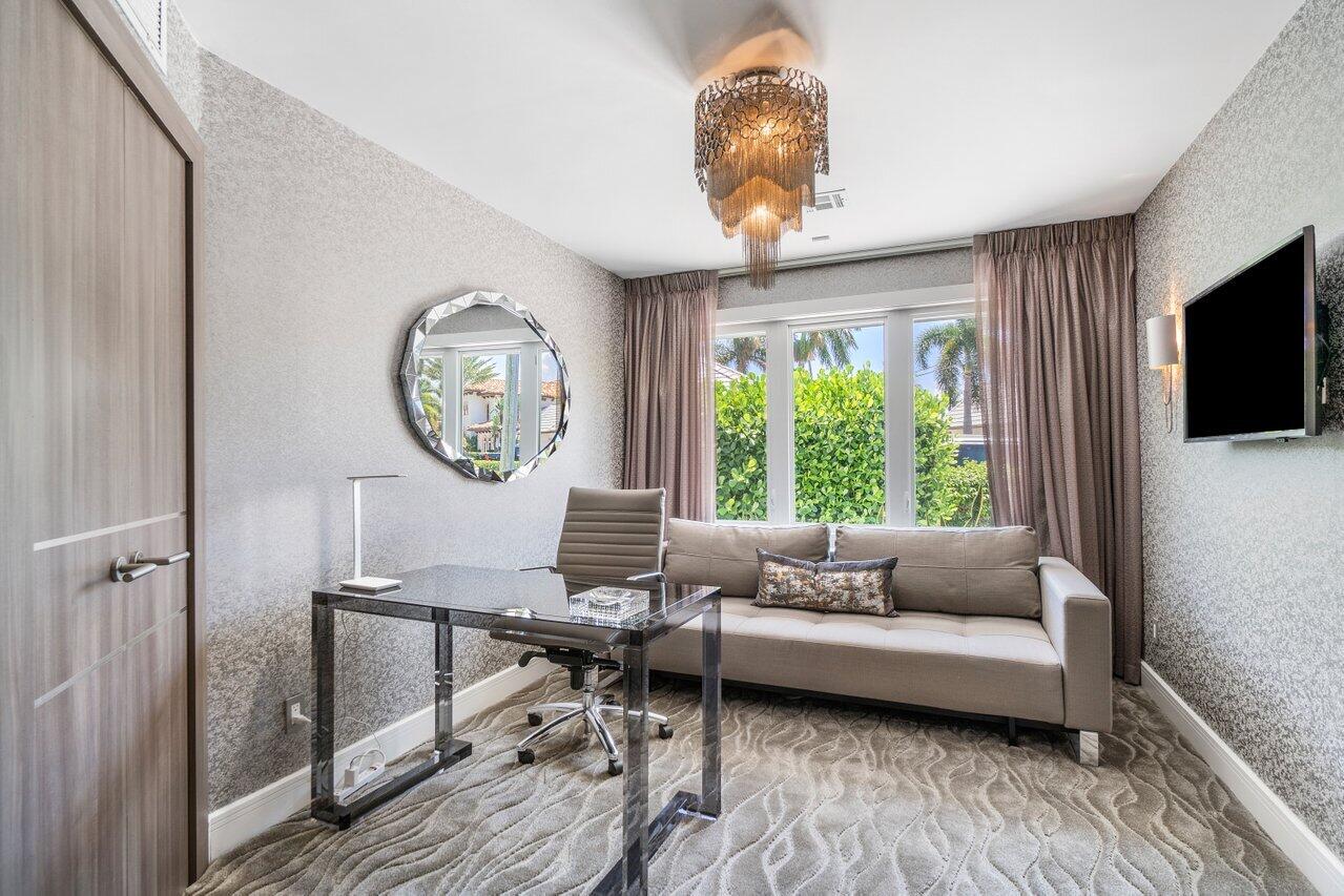 LIGHTHOUSE POINT - Residential