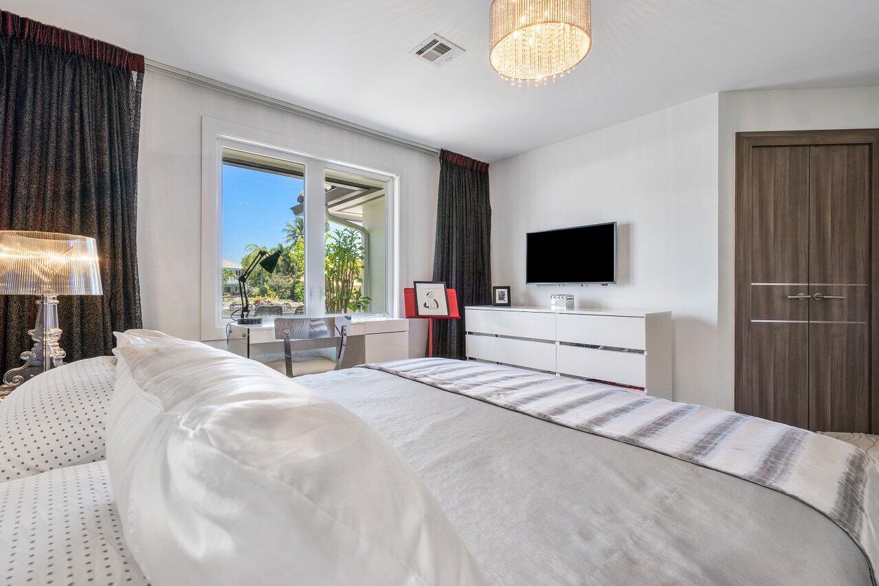 LIGHTHOUSE POINT - Residential