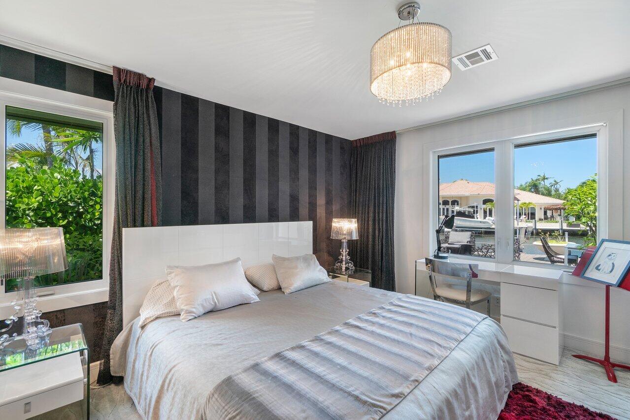 LIGHTHOUSE POINT - Residential