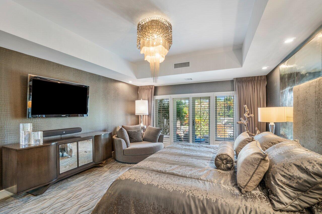 LIGHTHOUSE POINT - Residential