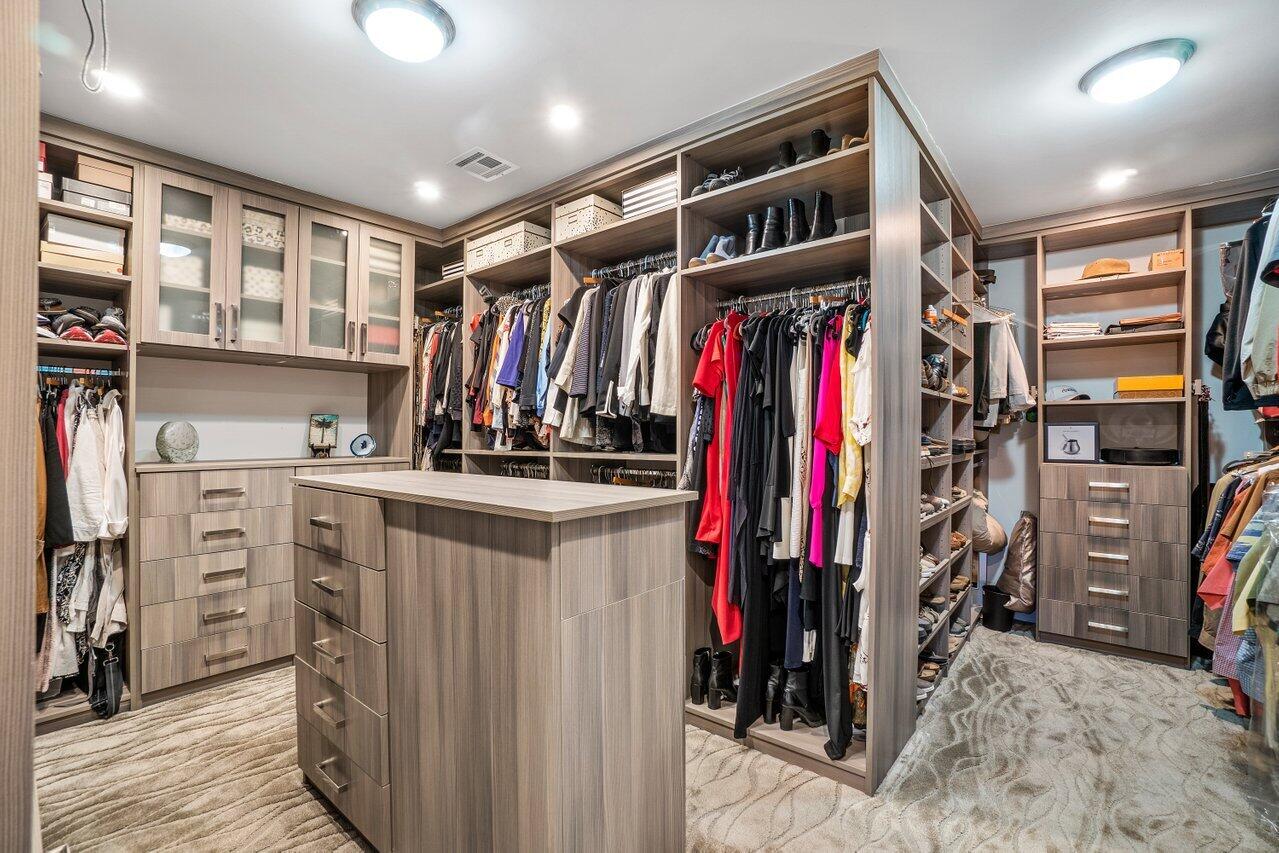 LIGHTHOUSE POINT - Residential