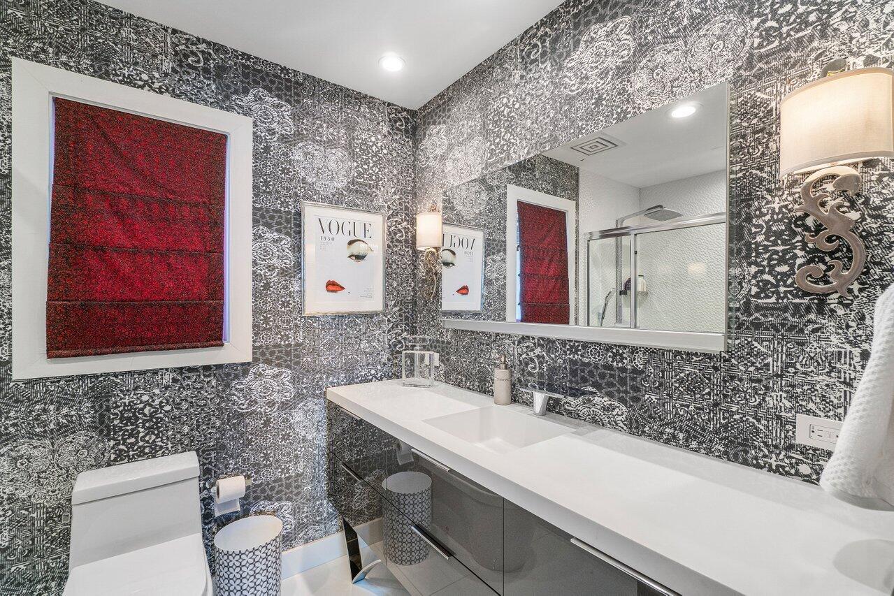 LIGHTHOUSE POINT - Residential