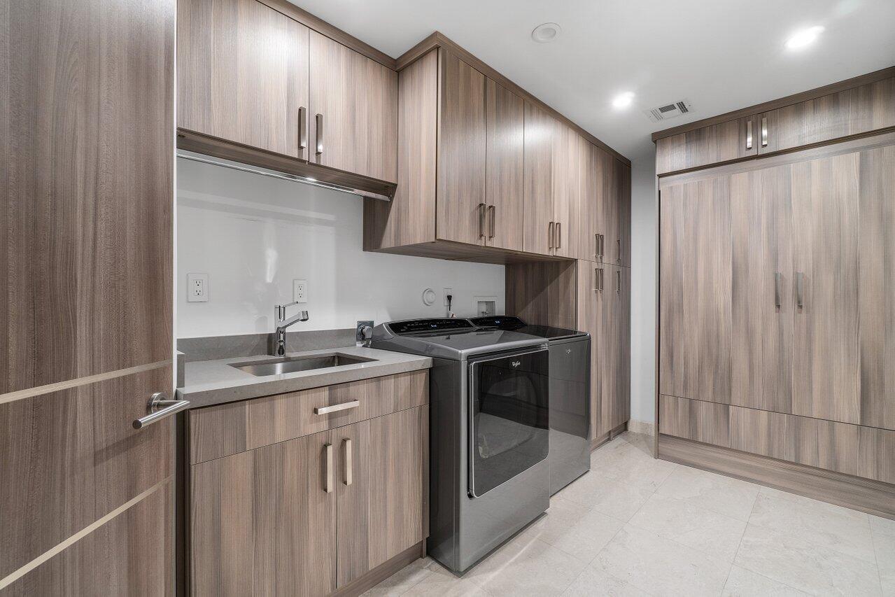 LIGHTHOUSE POINT - Residential