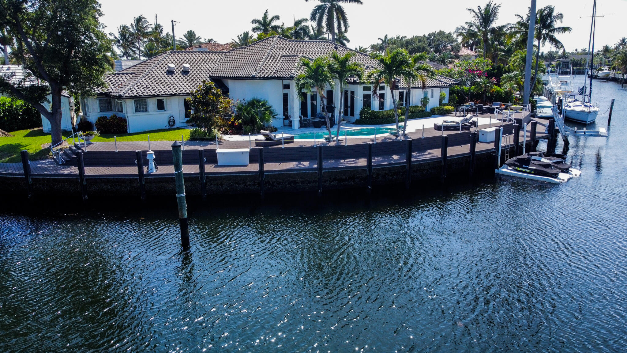 LIGHTHOUSE POINT - Residential