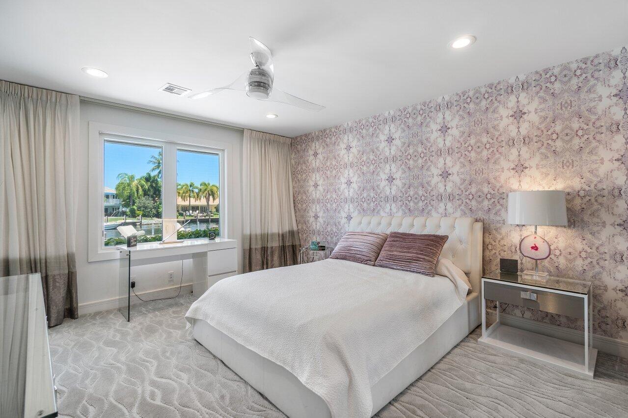 LIGHTHOUSE POINT - Residential