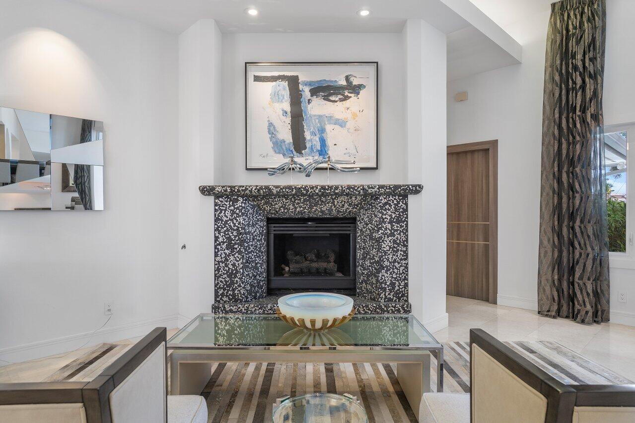 LIGHTHOUSE POINT - Residential