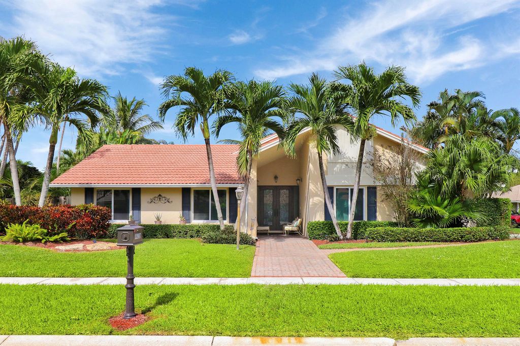 Photo of 12987 La Rochelle Circle, Palm Beach Gardens, FL 33410 (MLS # R10933463)