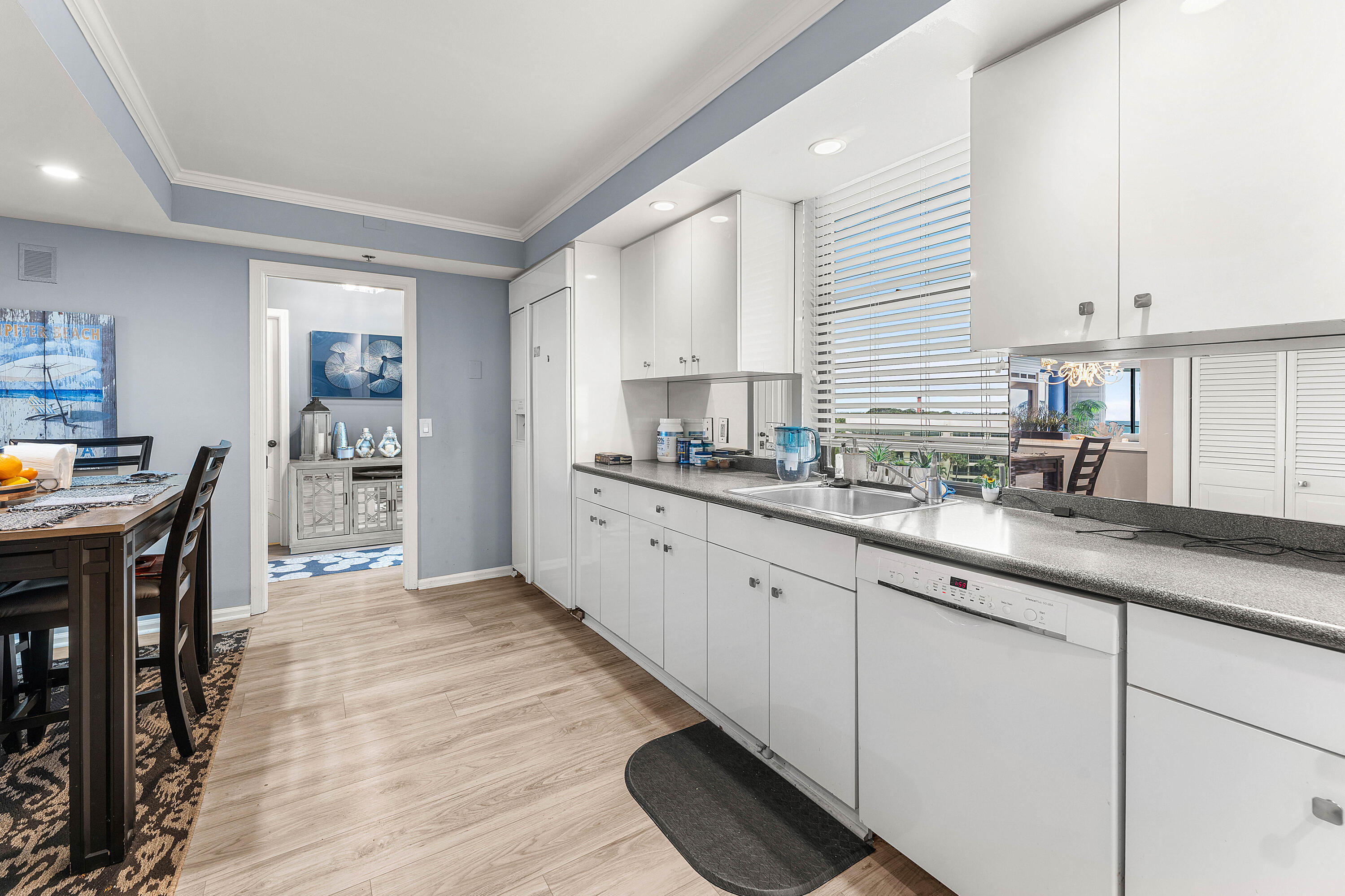 OCEAN TOWERS SOUTH CONDO APTS - Residential Lease