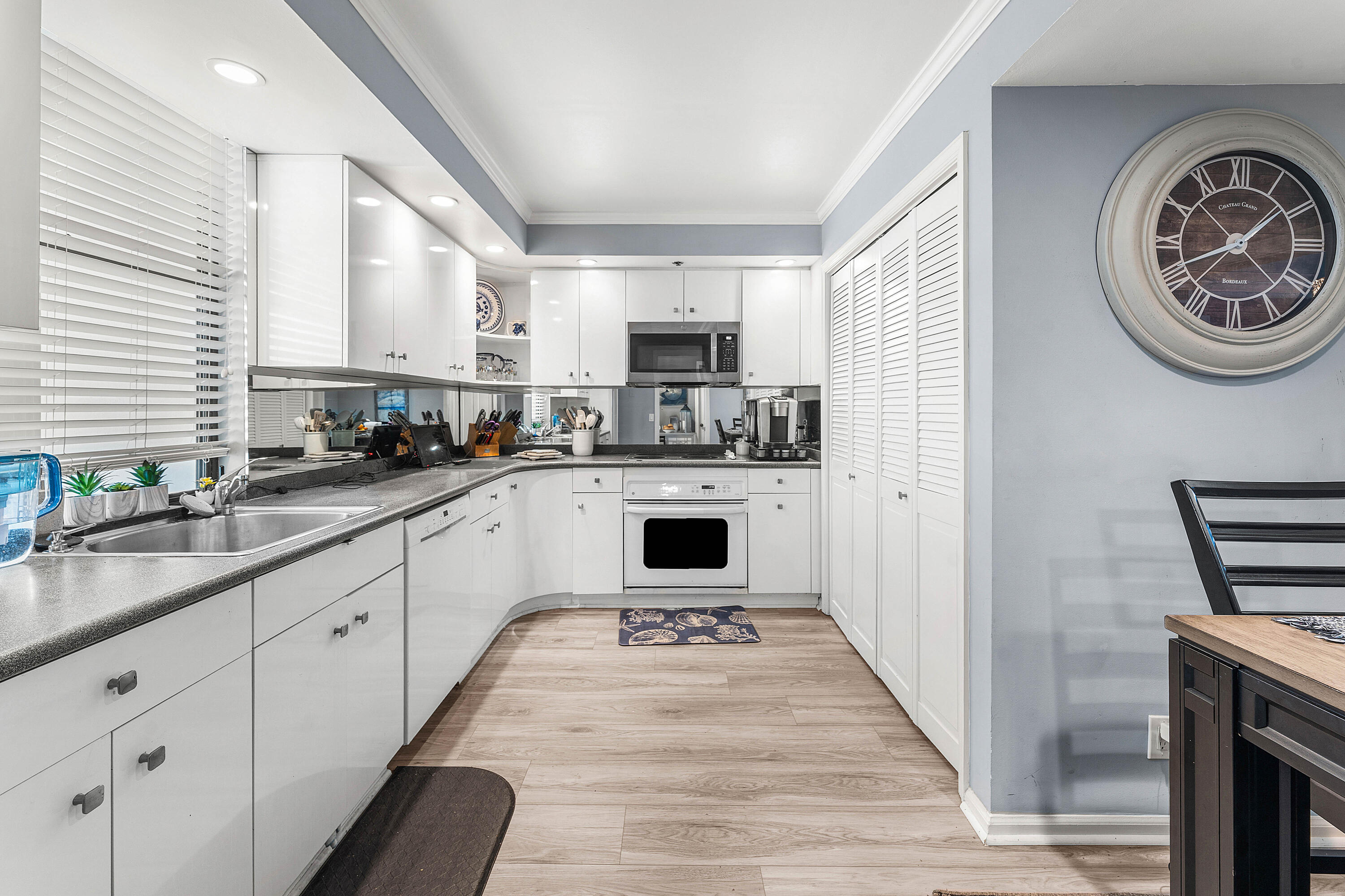 OCEAN TOWERS SOUTH CONDO APTS - Residential Lease