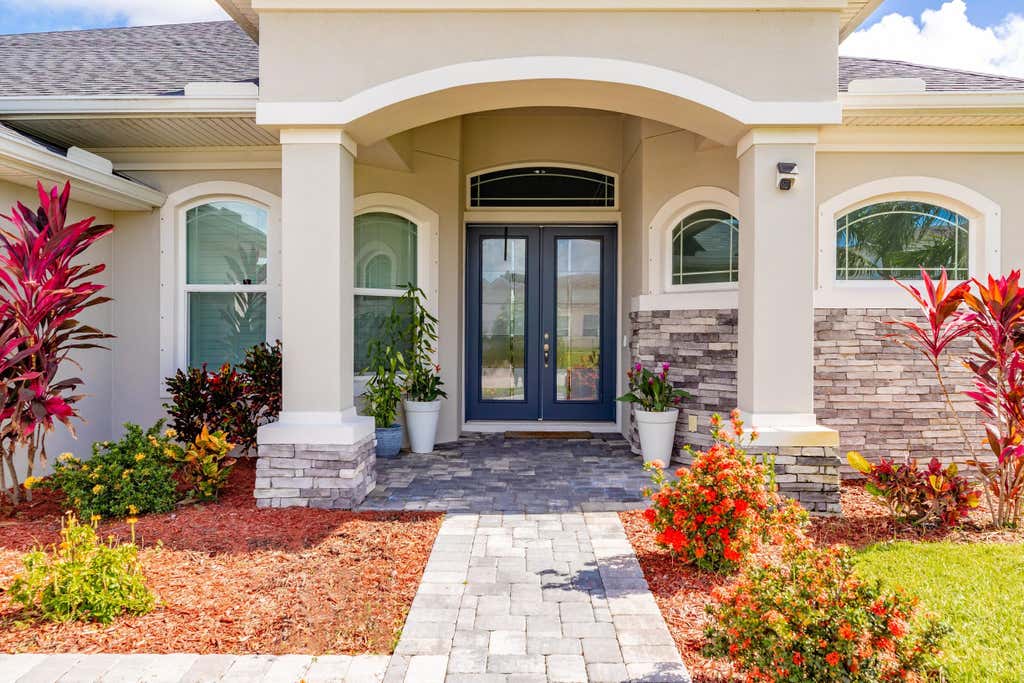 Photo of 5928 Sequoia Circle, Vero Beach, FL 32967 (MLS # R11107346)