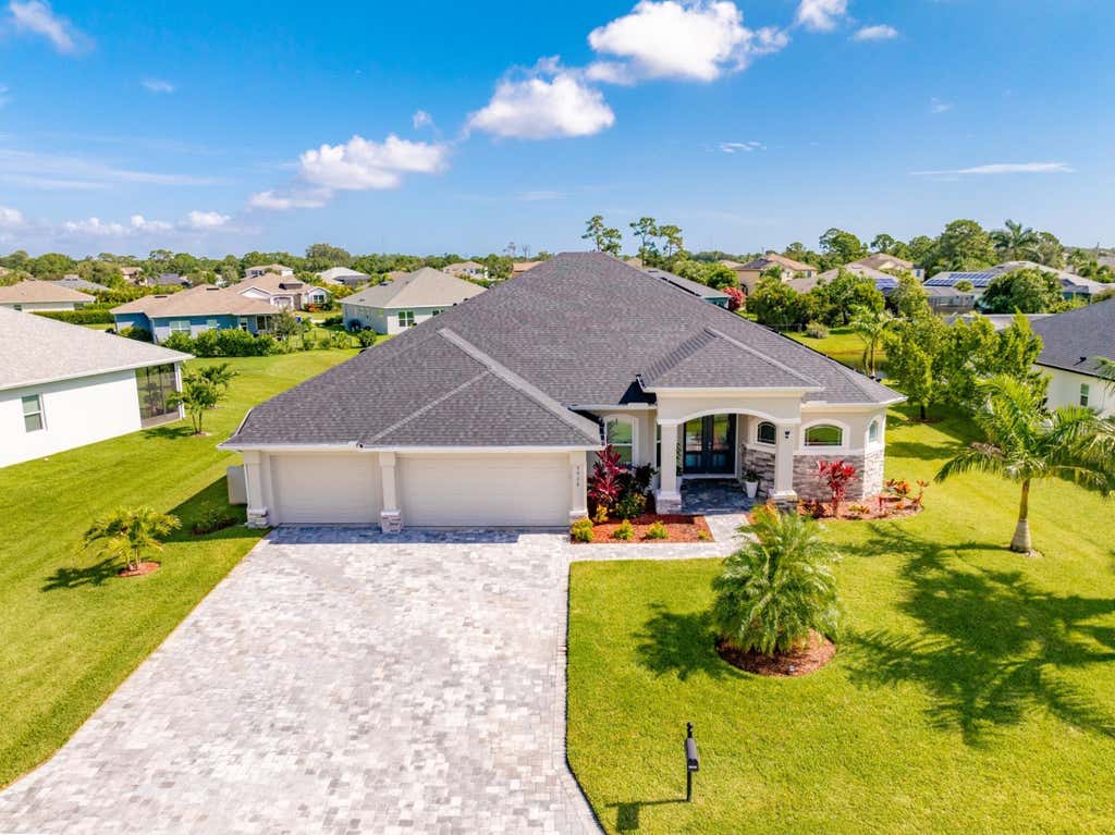 Photo of 5928 Sequoia Circle, Vero Beach, FL 32967 (MLS # R11107346)