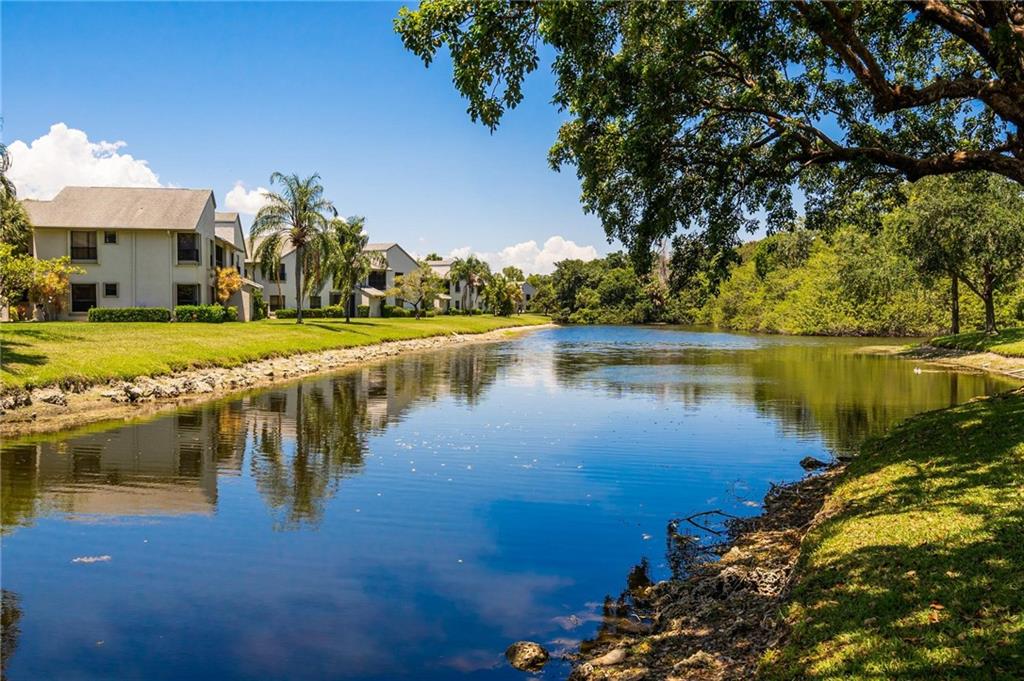 Applewood Village I - Residential