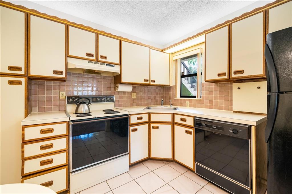 Applewood Village I - Residential