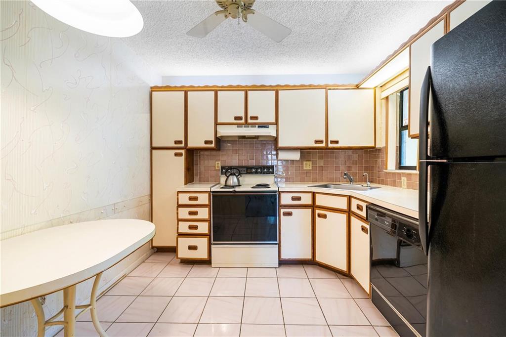 Applewood Village I - Residential