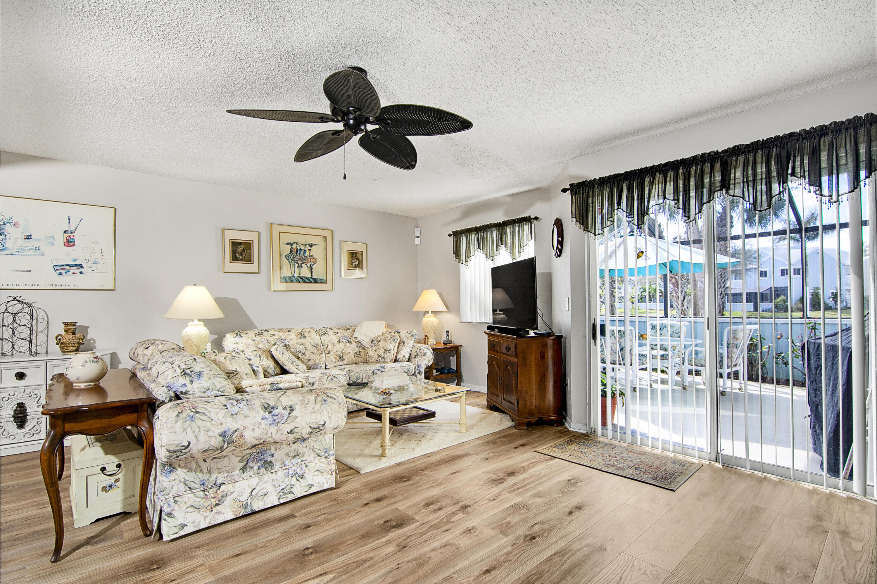 RIVERWALK 3 - Residential