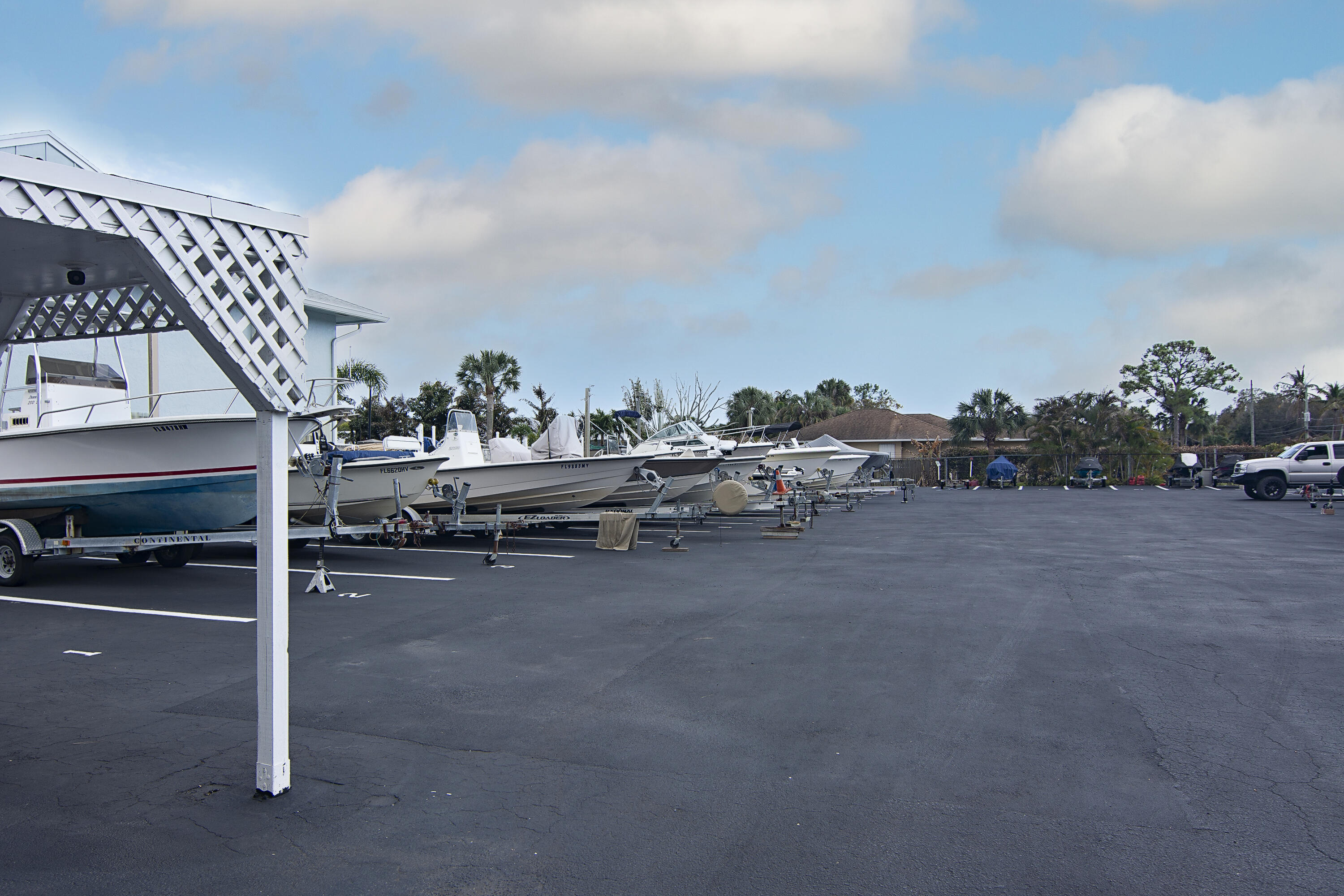 RIVERWALK 3 - Residential