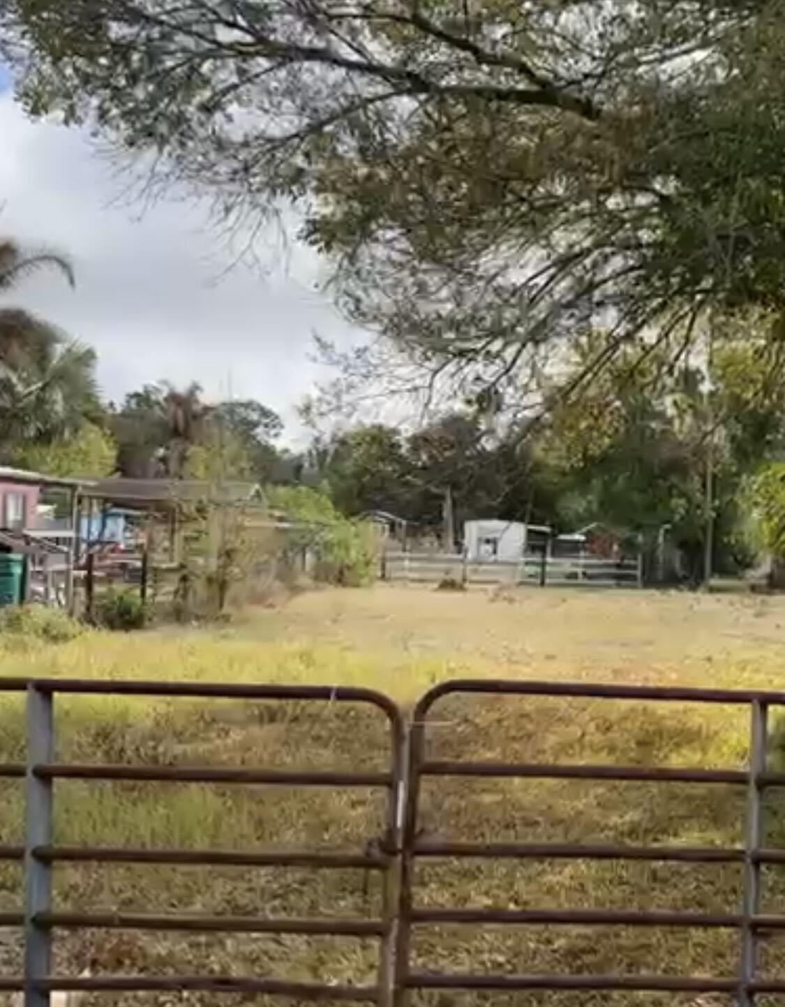 OKEECHOBEE GARDENS - Land