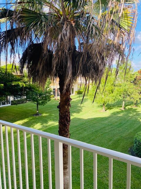 LEXINGTON LAKES - Residential Lease