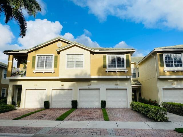 LEXINGTON LAKES - Residential Lease