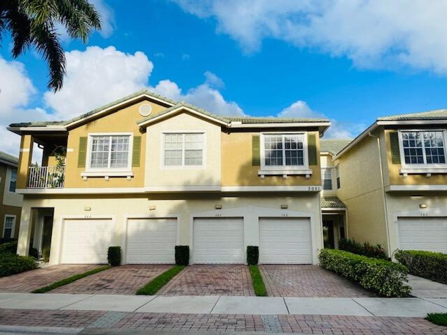 Great 3 Bedroom 2 Bath 1 car garage 2 stories Condo in the heart of Stuart! All living area in the 2nd floor. SS Appliances, new floors, LG washer and dryer, open floor plan living and dinning area. Custom made closet in Master bedroom. Gated Community. Walking distance from Community Pool, Clubhouse and Guess Parking. Rated A+ Schools.

***Floors have been updated to Vinyl planks***