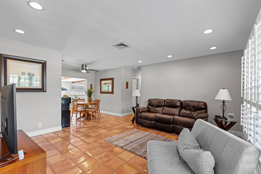 Photo of 200 SW 5th Street, Boca Raton, FL 33432 (MLS # B26001712)