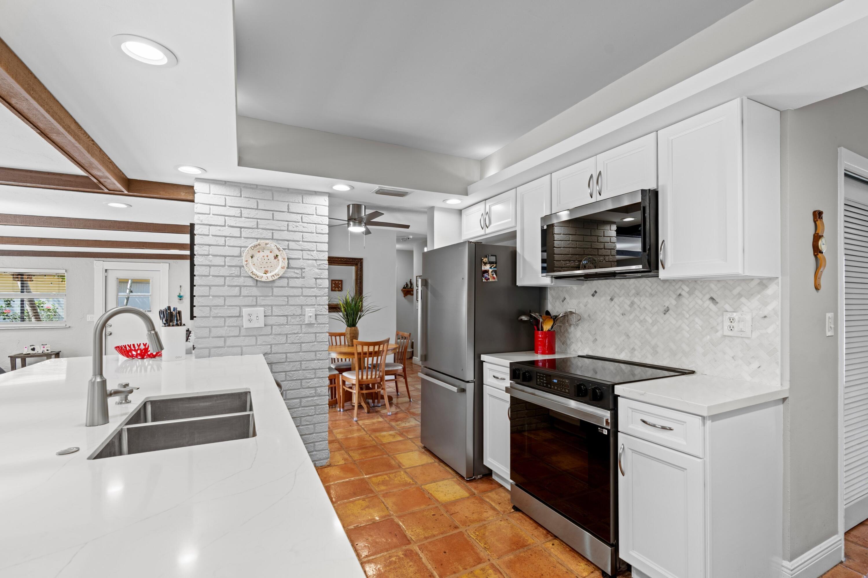 MONTEZ GARDENS - Residential