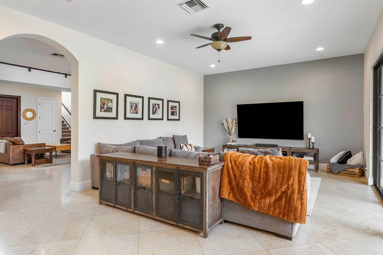 PARKLAND GOLF AND COUNTRY - Residential Lease