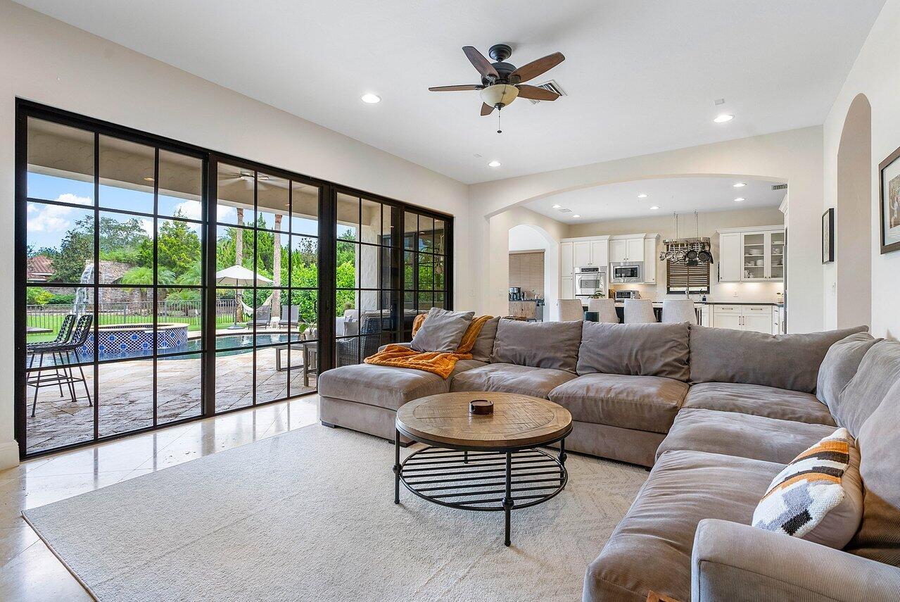 PARKLAND GOLF AND COUNTRY - Residential Lease