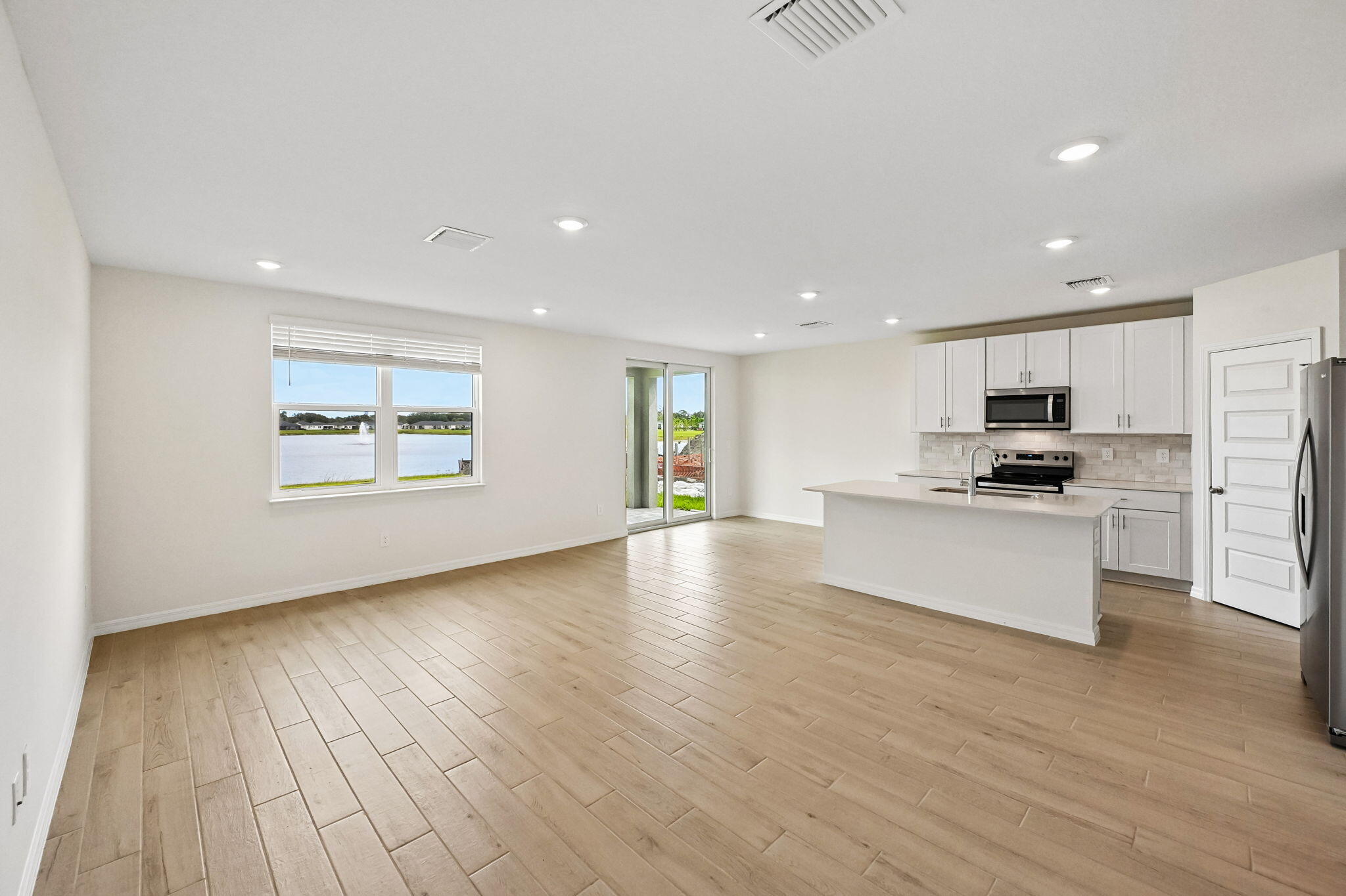 Home Search 4 5494 HAMPTON PARK Circle