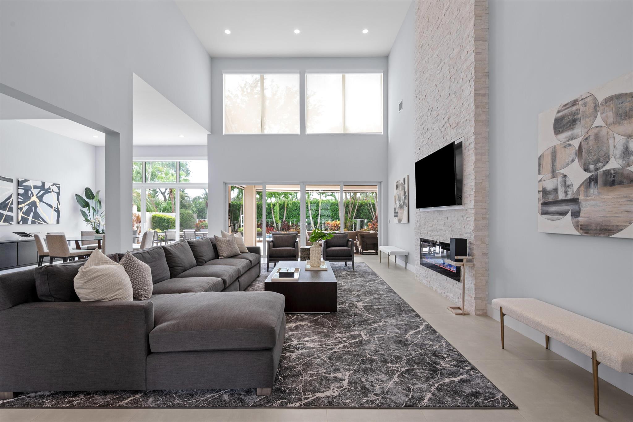 LAKES OF SUTTON / POLO CL - Residential