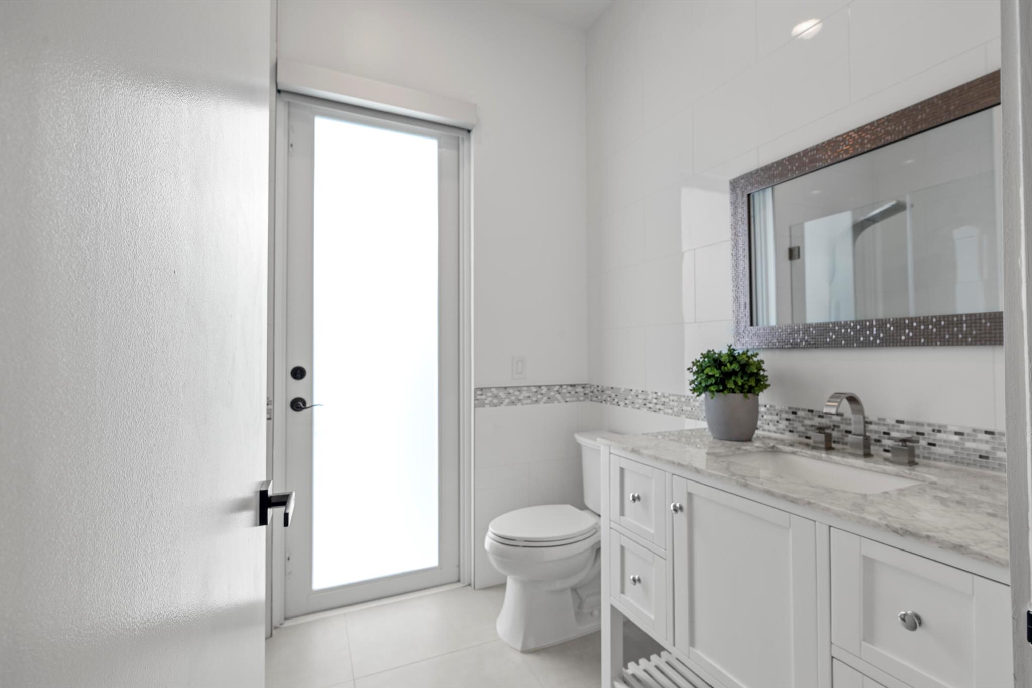 LAKES OF SUTTON / POLO CL - Residential