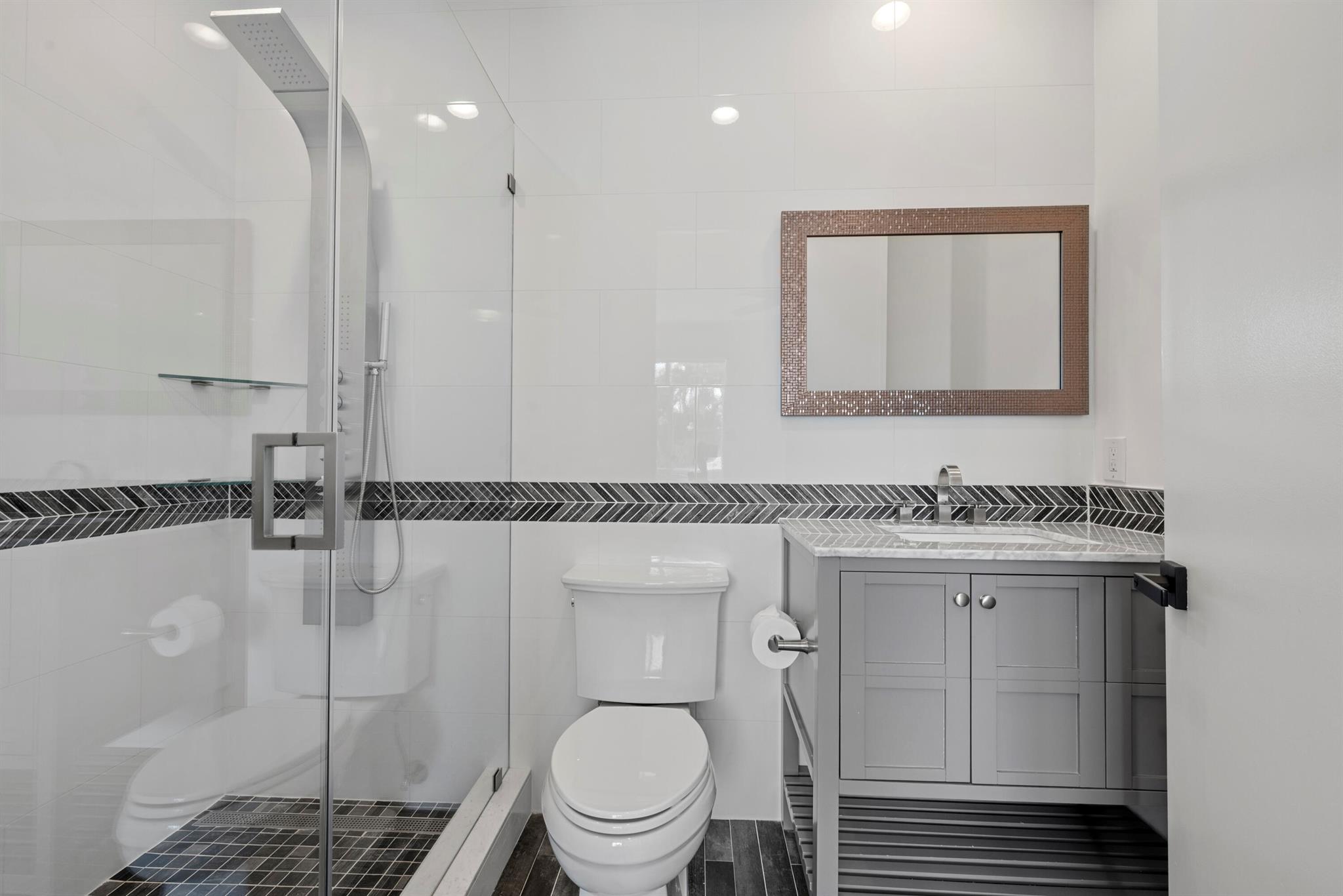 LAKES OF SUTTON / POLO CL - Residential