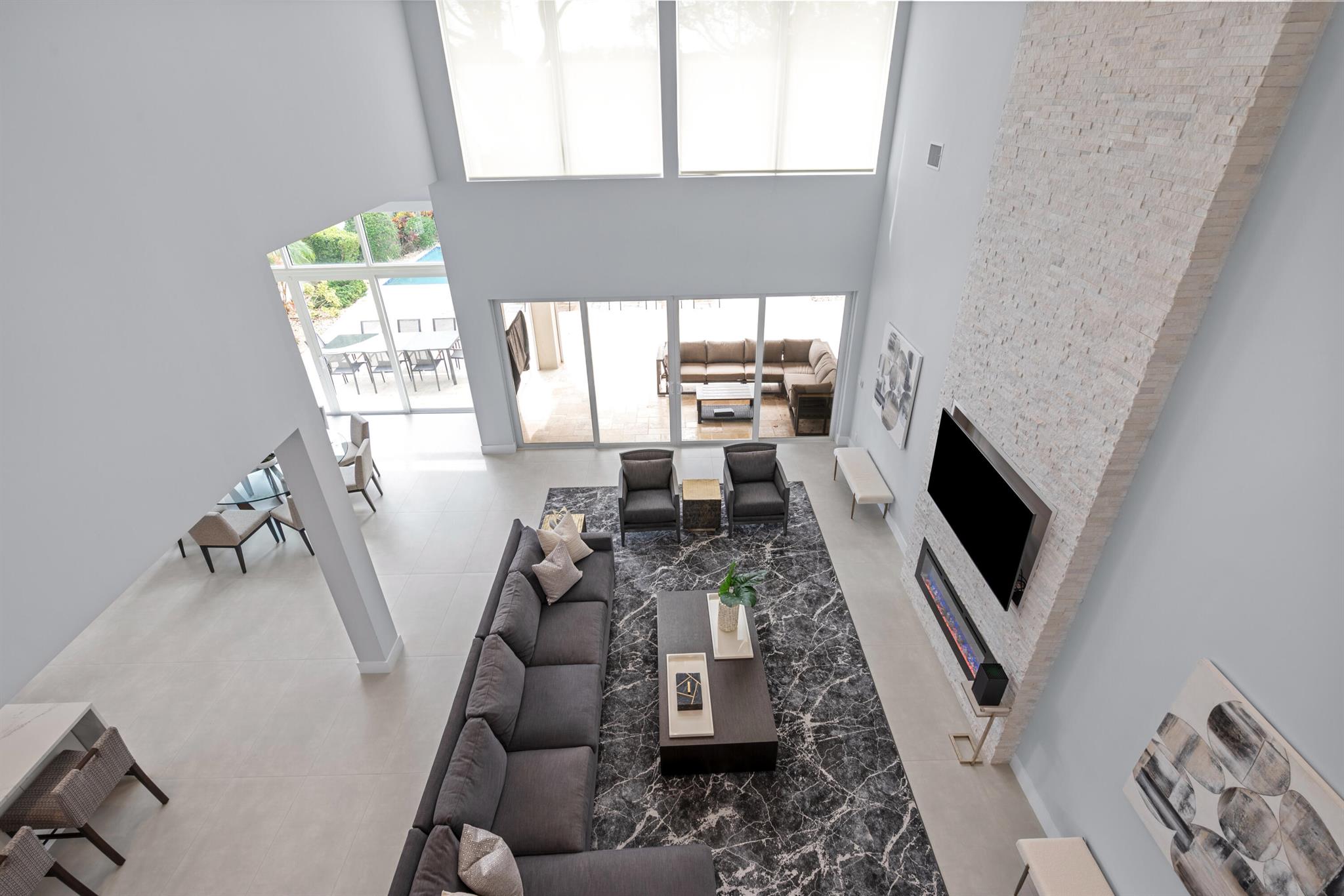 LAKES OF SUTTON / POLO CL - Residential