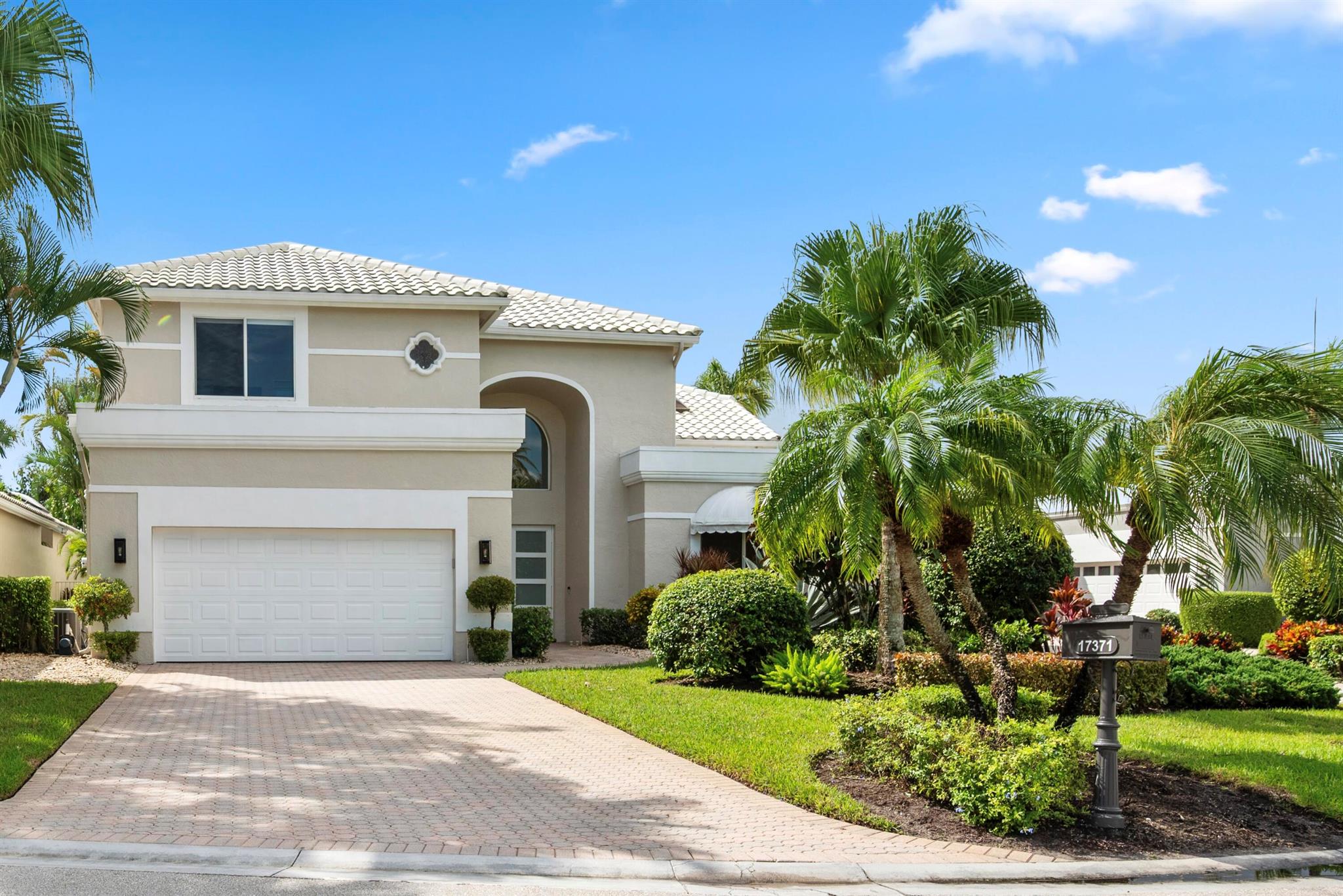 LAKES OF SUTTON / POLO CL - Residential