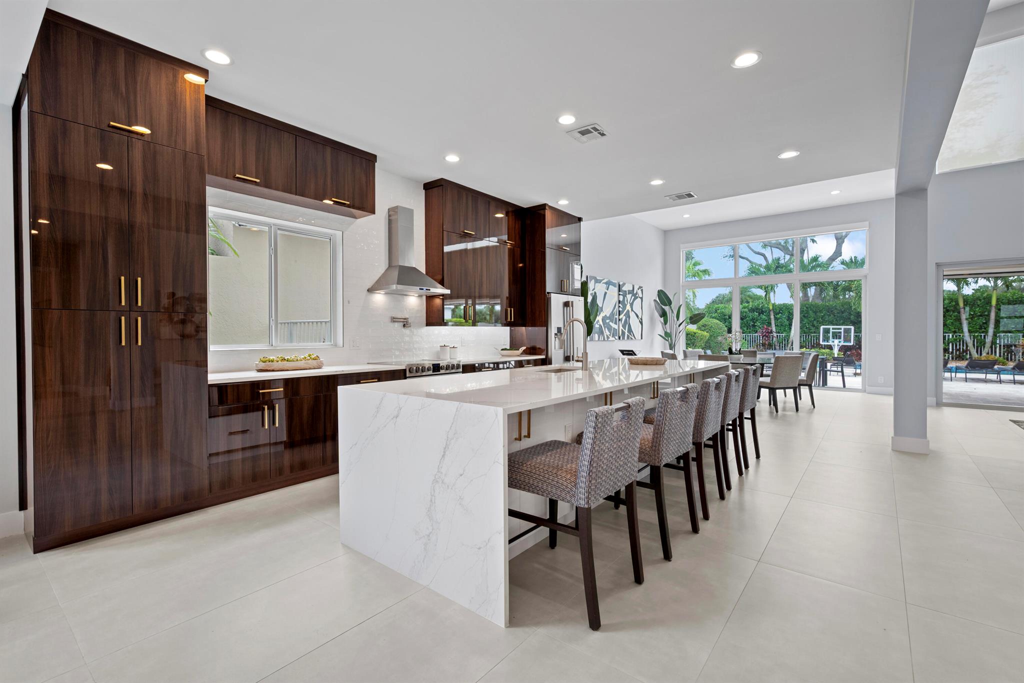 LAKES OF SUTTON / POLO CL - Residential