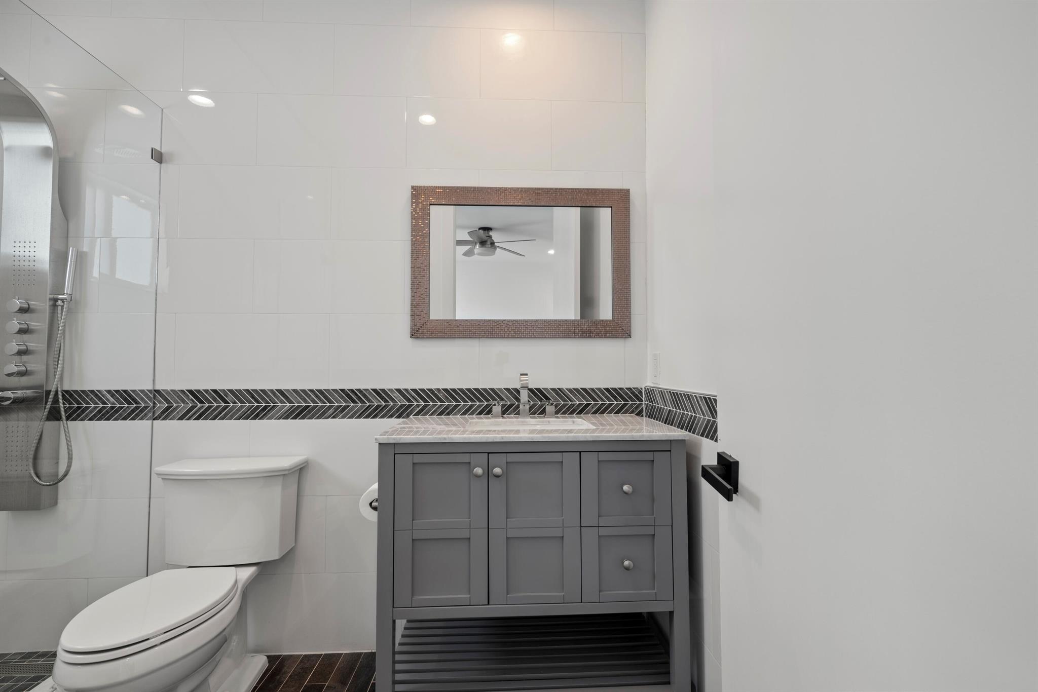 LAKES OF SUTTON / POLO CL - Residential