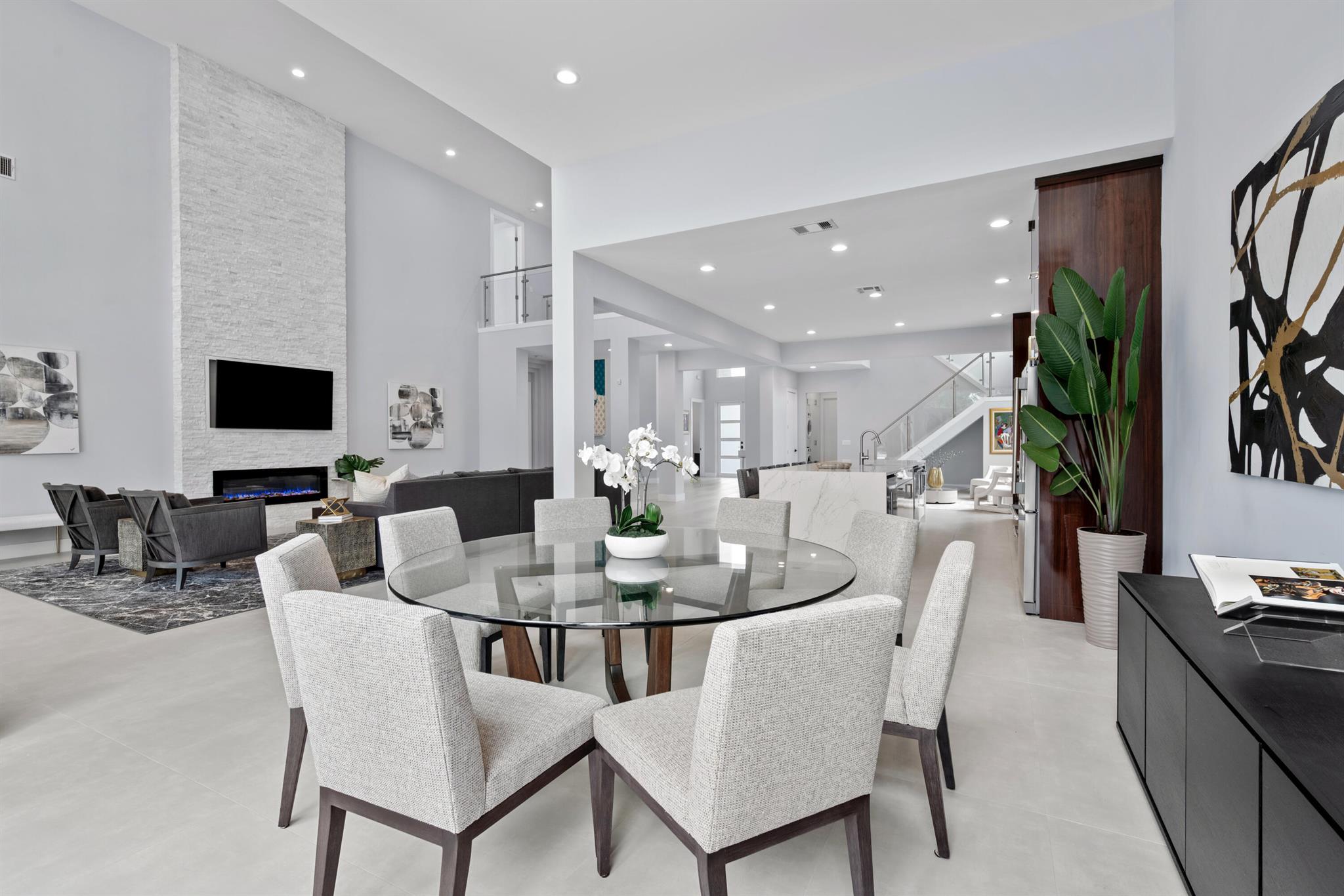 LAKES OF SUTTON / POLO CL - Residential